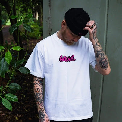 BRICKS SIGNATURE PINK TEE